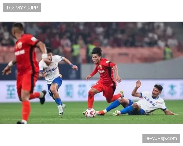 上海海港本土核心球员闪耀赛场，助力球队开启辉煌新篇章