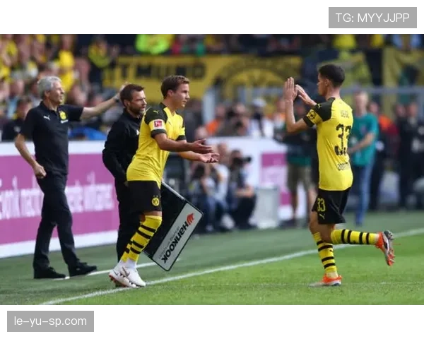 年轻天才闪耀赛场，助球队逆转取胜状态回暖引期待