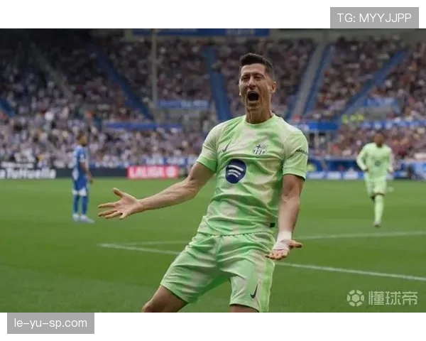 莱万多夫斯基转会费创纪录，彰显顶级前锋市场价值飙升