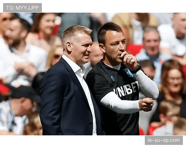 迪恩·史密斯重返英超执掌新帅印，执教状态引关注